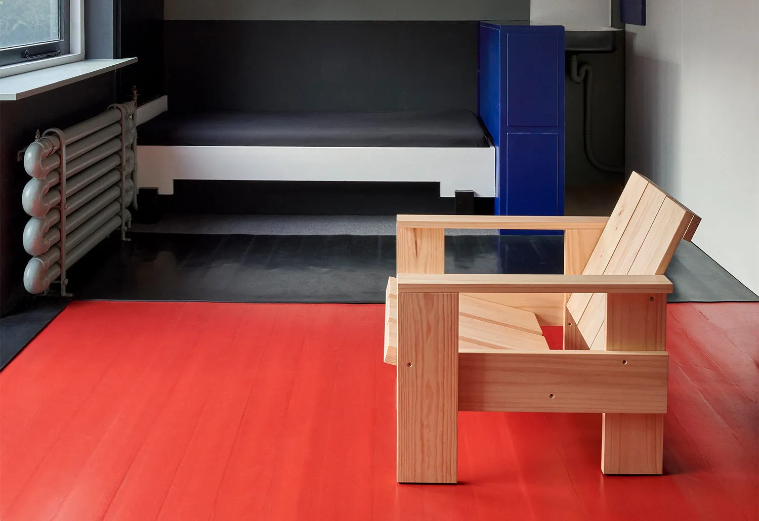 Crate Lounge Chair