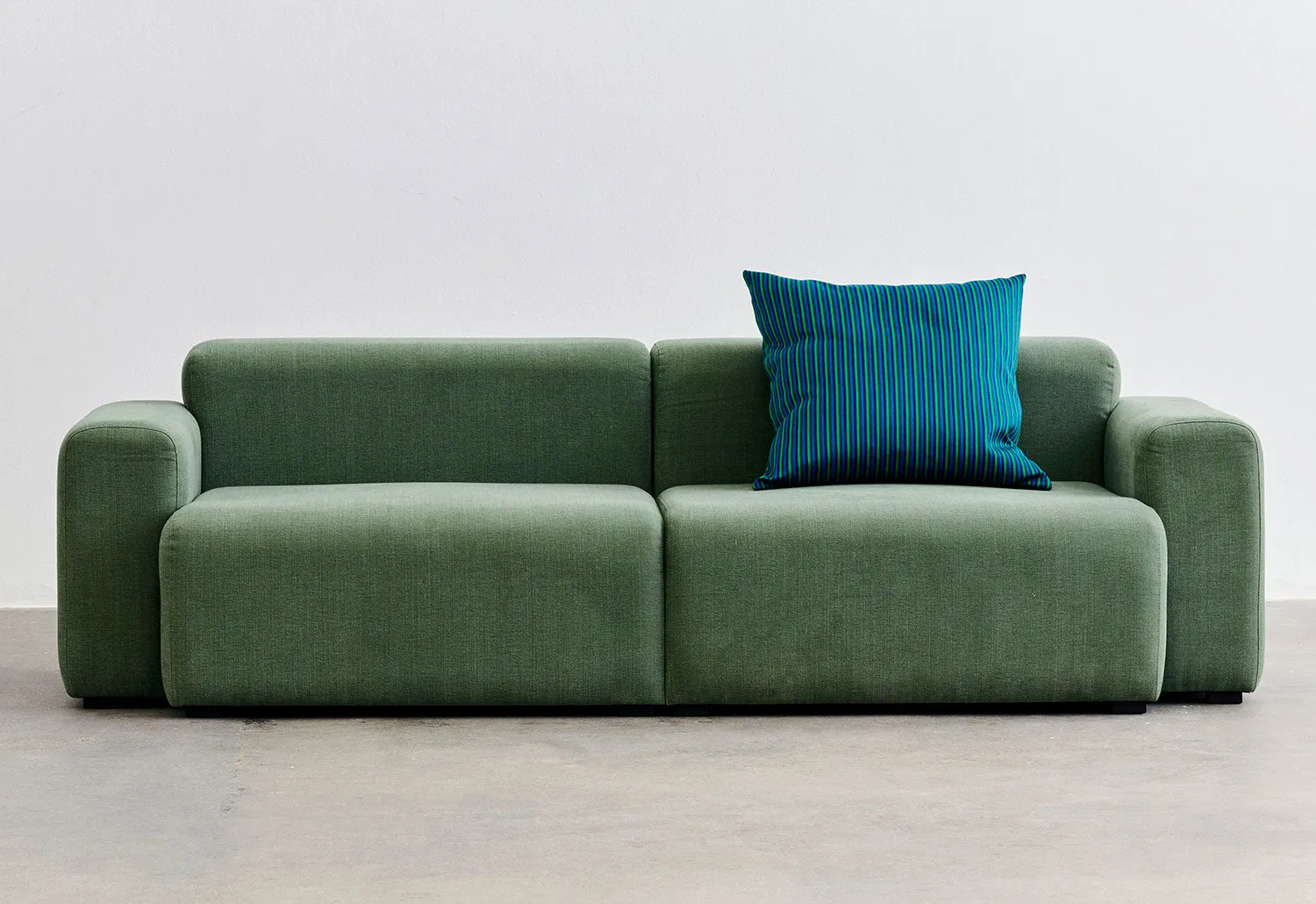 Mags 2.5 Sofa | Low Armrest | Combination 1