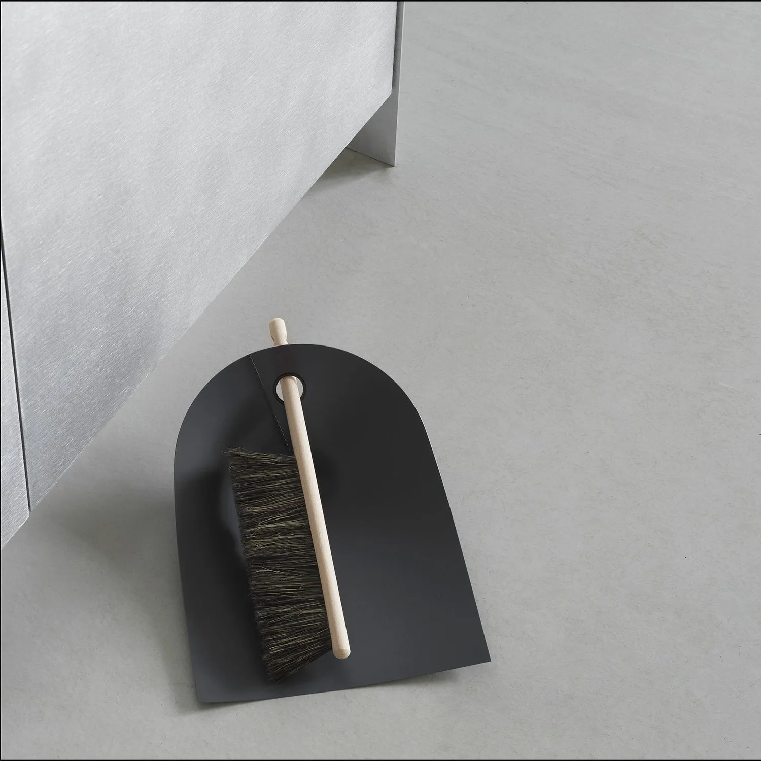 normann copenhagen | dustpan   broom | black