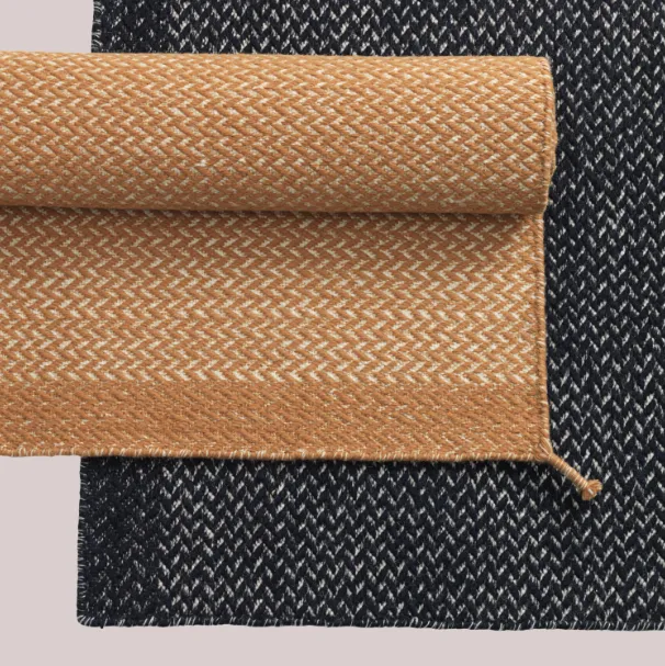 Ply Rug / 140 x 85 CM / 55 x 33" - Black/White