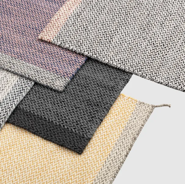 Ply Rug / 140 x 85 CM / 55 x 33" - Black/White