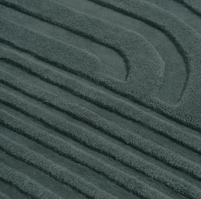 Relevo Rug, Dark Green, 6'5 x 9'8