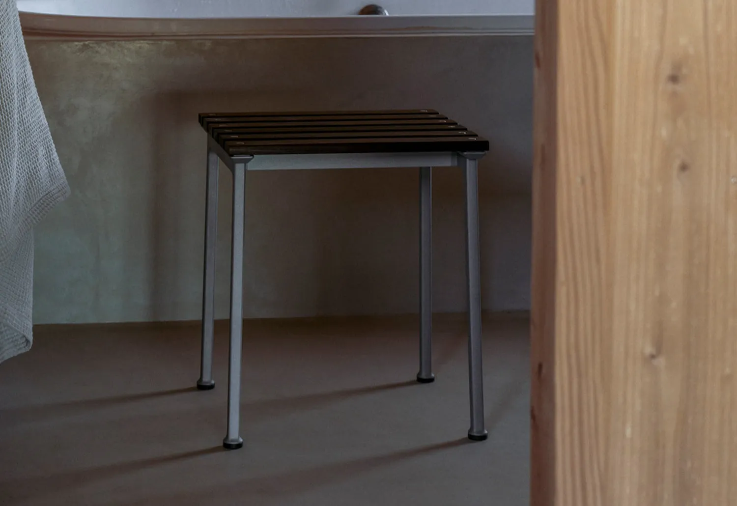 Traverse Stool