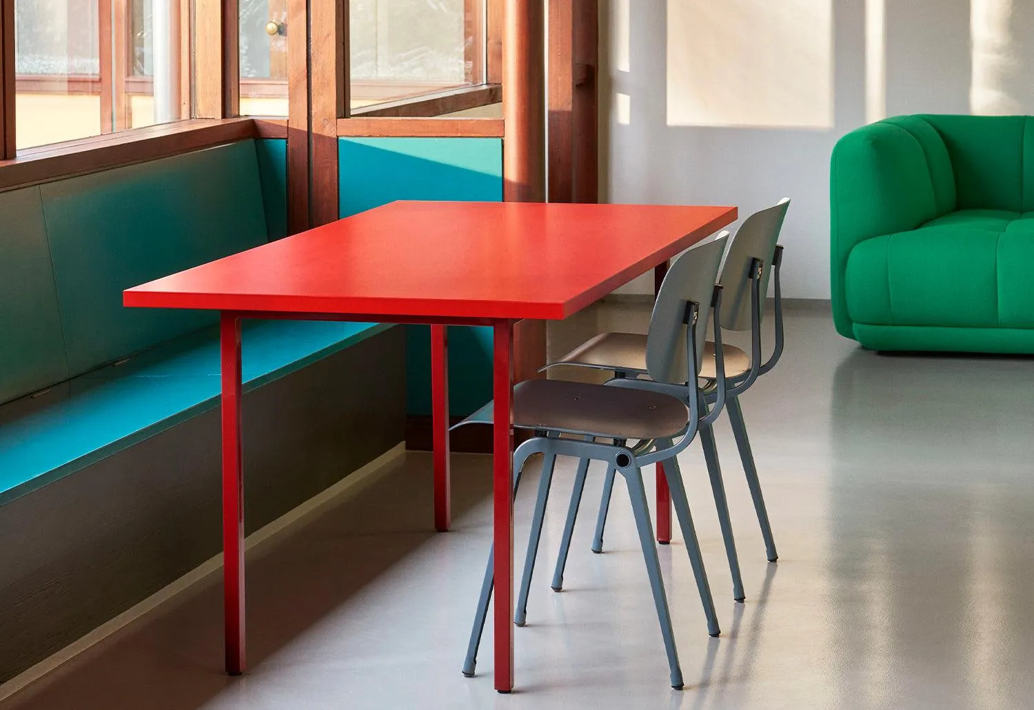 Two-Colour Table