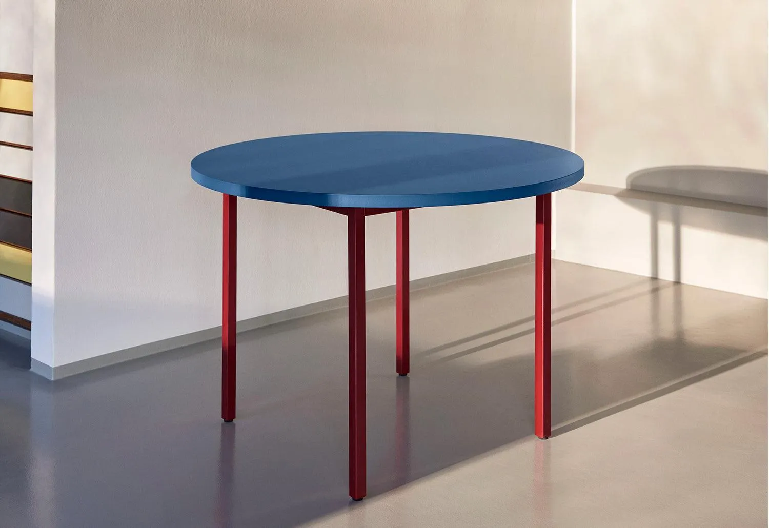 Two-Colour Table